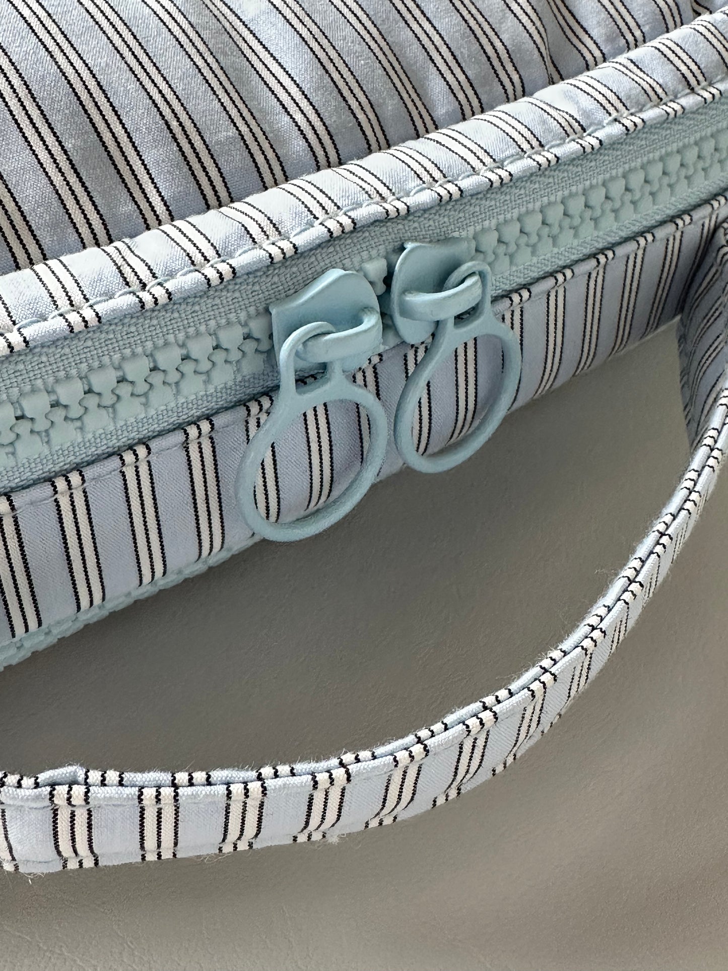 Stripe diaper pouch / BULE
